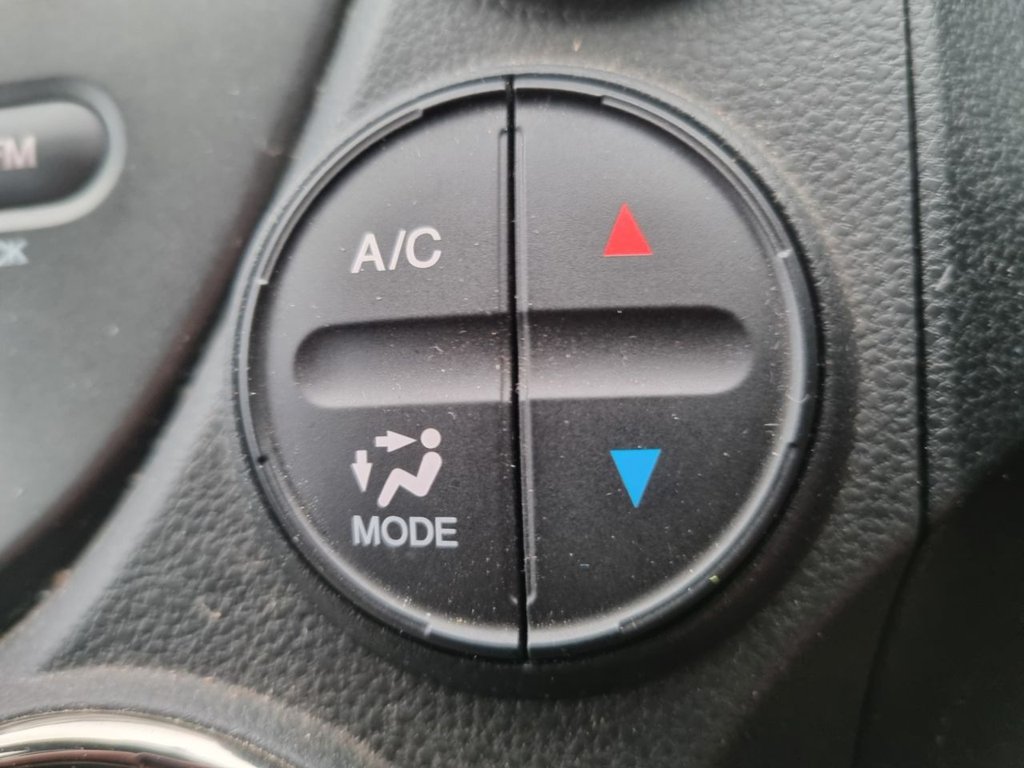 Used Honda Jazz 2014 for sale - 77200545: Photo 21