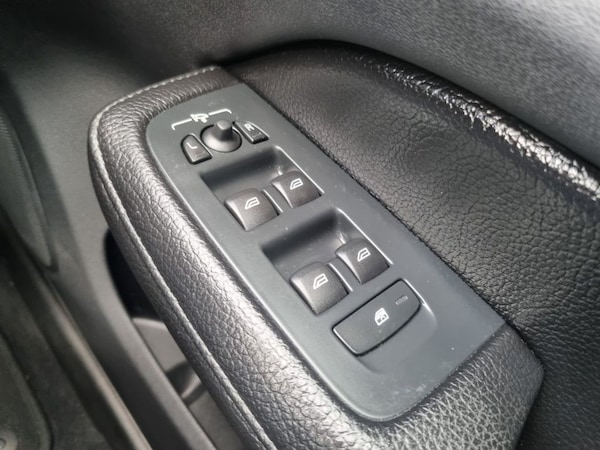Used Volvo V60 2018 for sale - 75253334: Photo 16