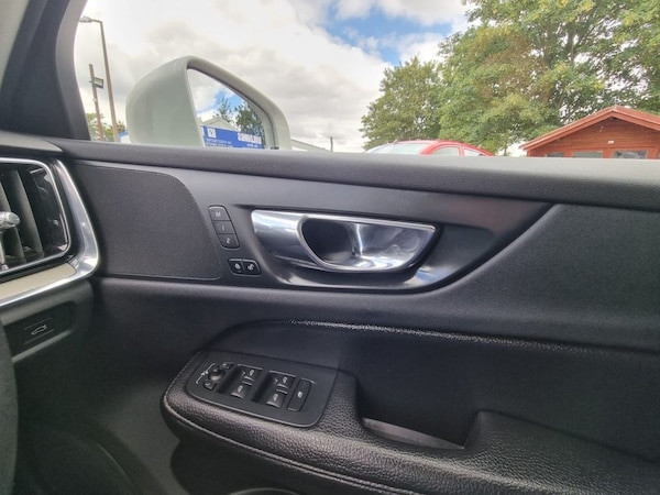 Used Volvo V60 2018 for sale - 75253334: Photo 17