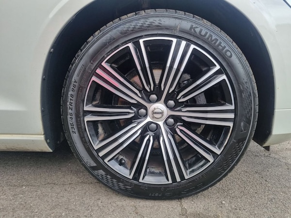 Used Volvo V60 2018 for sale - 75253334: Photo 39