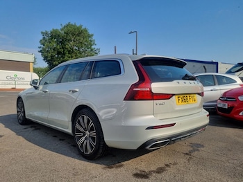 Used Volvo V60 2018 for sale - 75253334: Photo