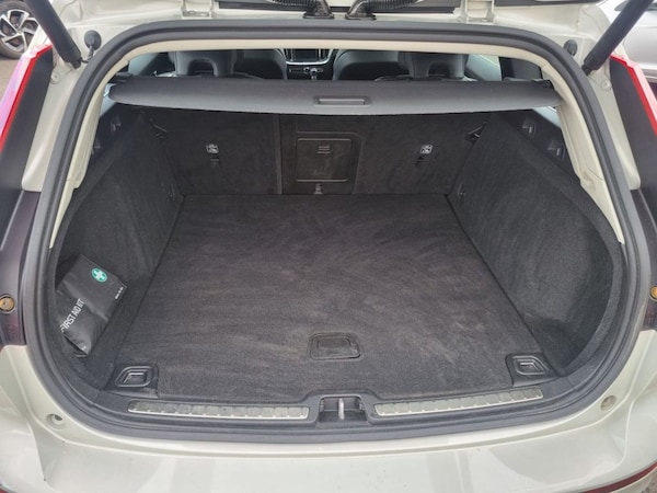 Used Volvo V60 2018 for sale - 75253334: Photo 7