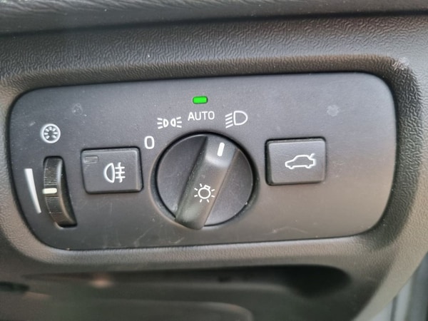 Used Volvo V40 2019 for sale - 75062742: Photo 27