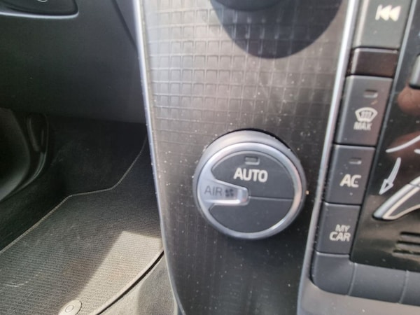 Used Volvo V40 2019 for sale - 75062742: Photo 35