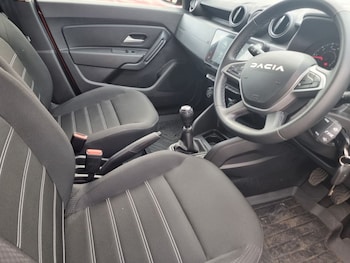 Used Dacia Duster 2023 for sale - 76523322: Photo