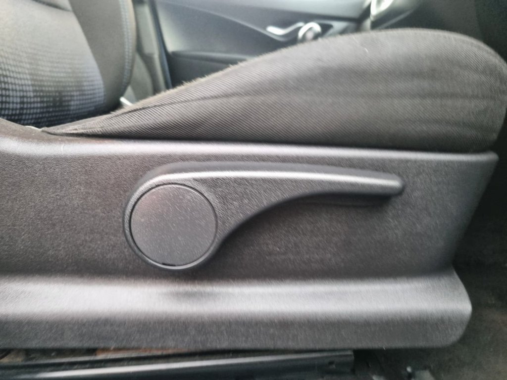 Used Hyundai Ix20 2013 for sale - 76942882: Photo 13