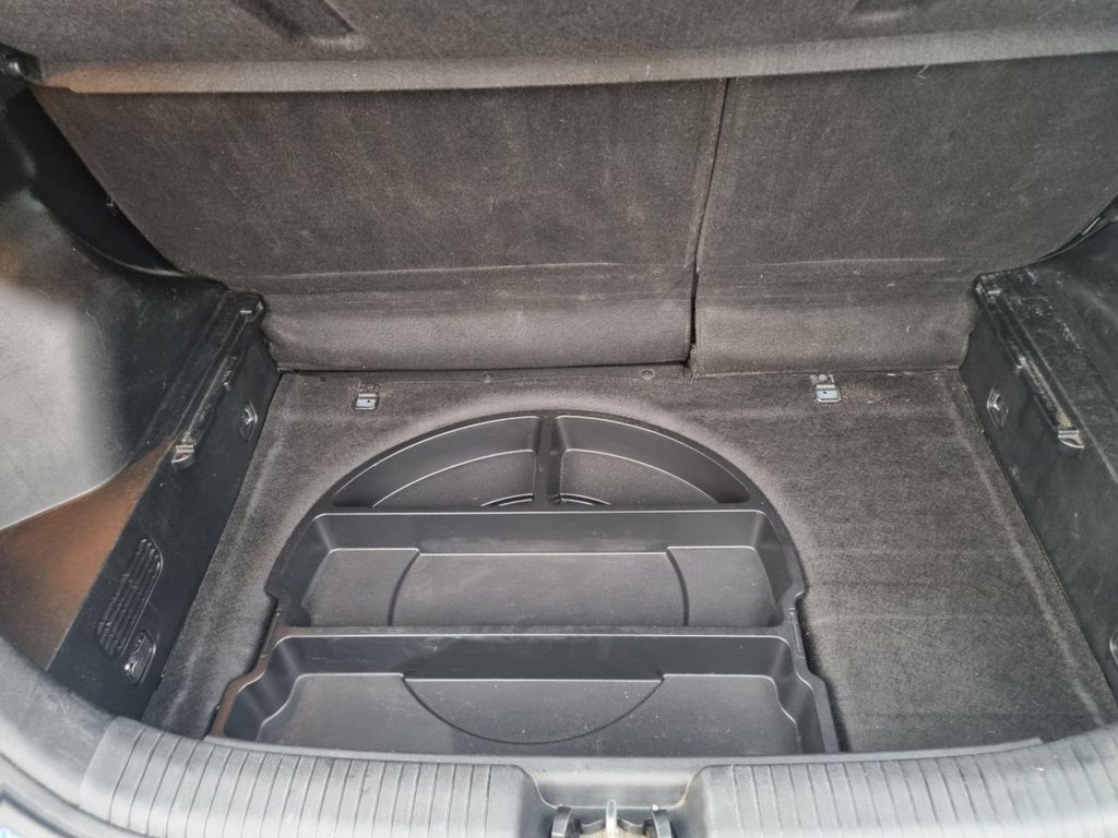 Used Hyundai Ix20 2013 for sale - 76942882: Photo 8