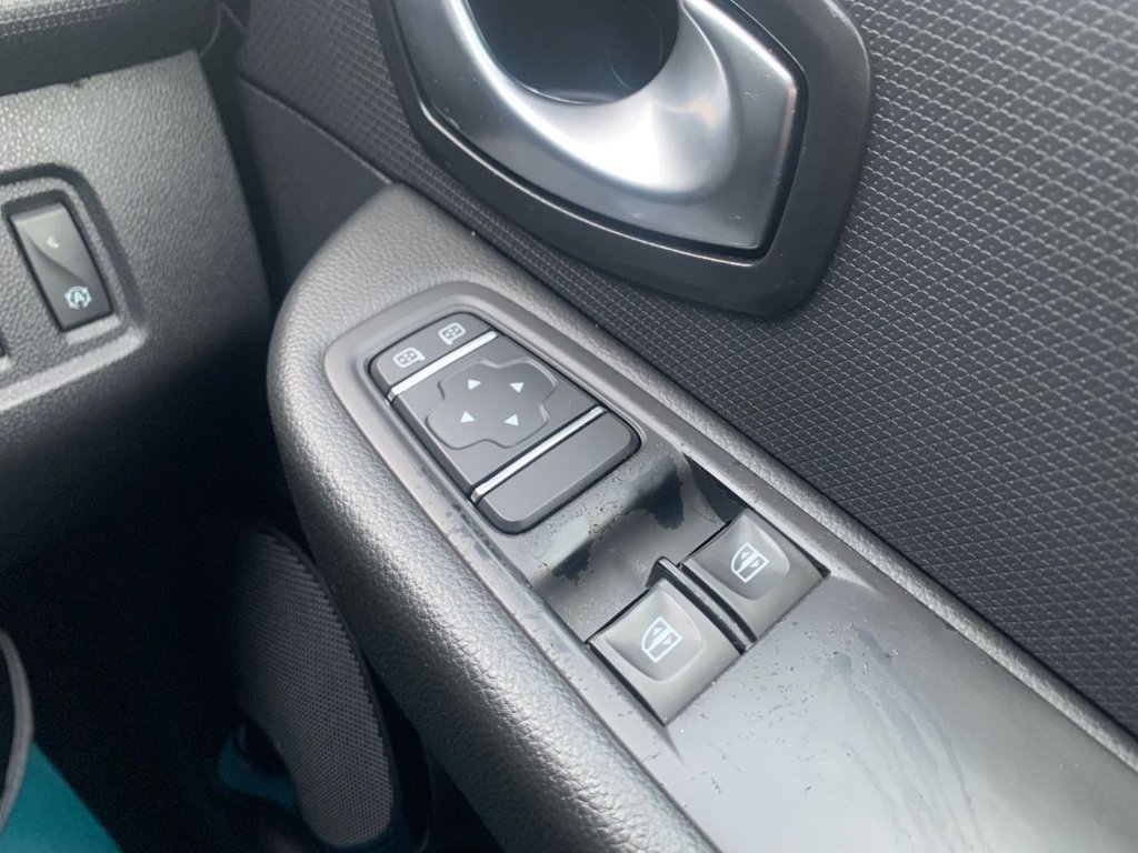 Used Renault Clio 2017 for sale - 76429738: Photo 26