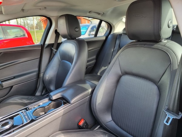 Used Jaguar XE 2016 for sale - 74756750: Photo 16