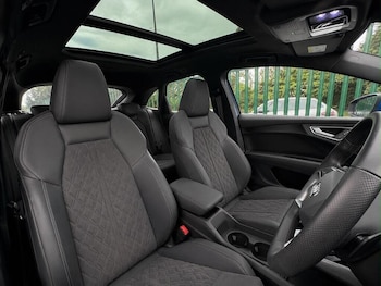 Used Audi Q4 e-tron 2024 for sale - 79315988: Photo