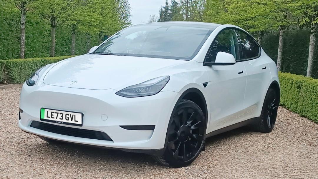 Used Tesla Model Y 2023 for sale - 76988757: Photo 2