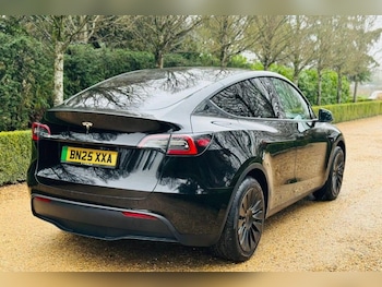 Used Tesla Model Y 2025 for sale - 79576767: Photo