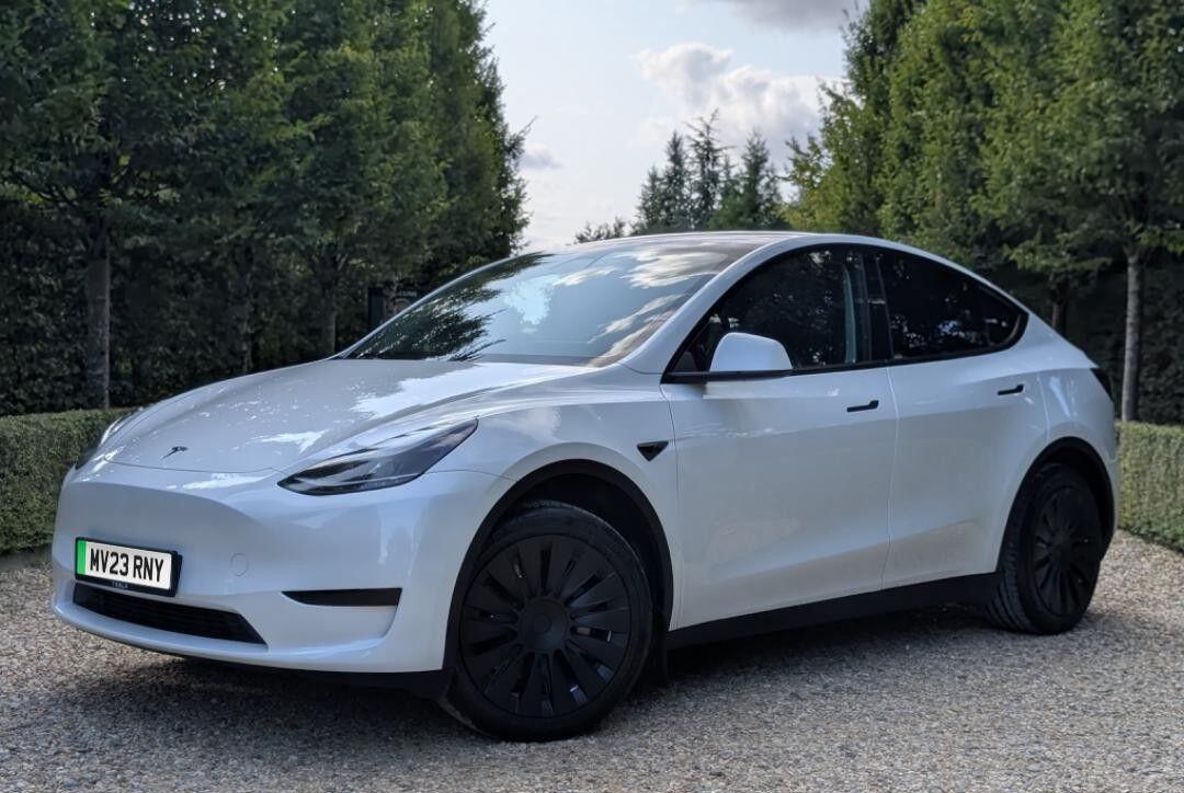 Used Tesla Model Y 2023 for sale - 76850121: Photo 2