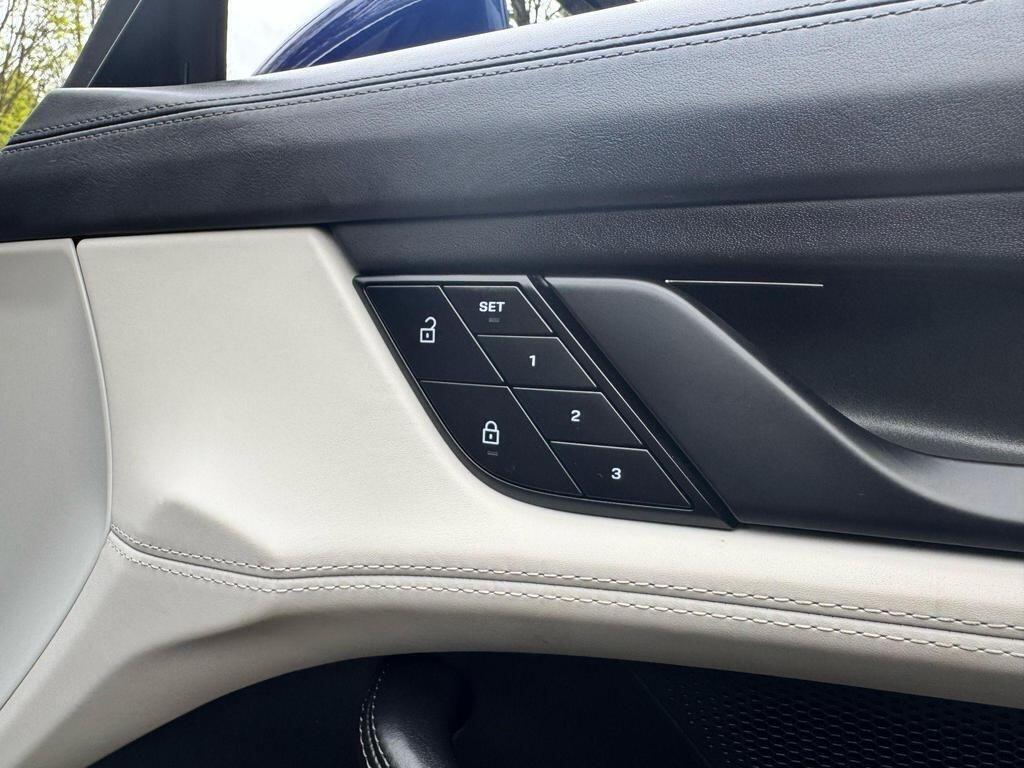 Used Porsche Taycan for sale - 76700921: Photo 31