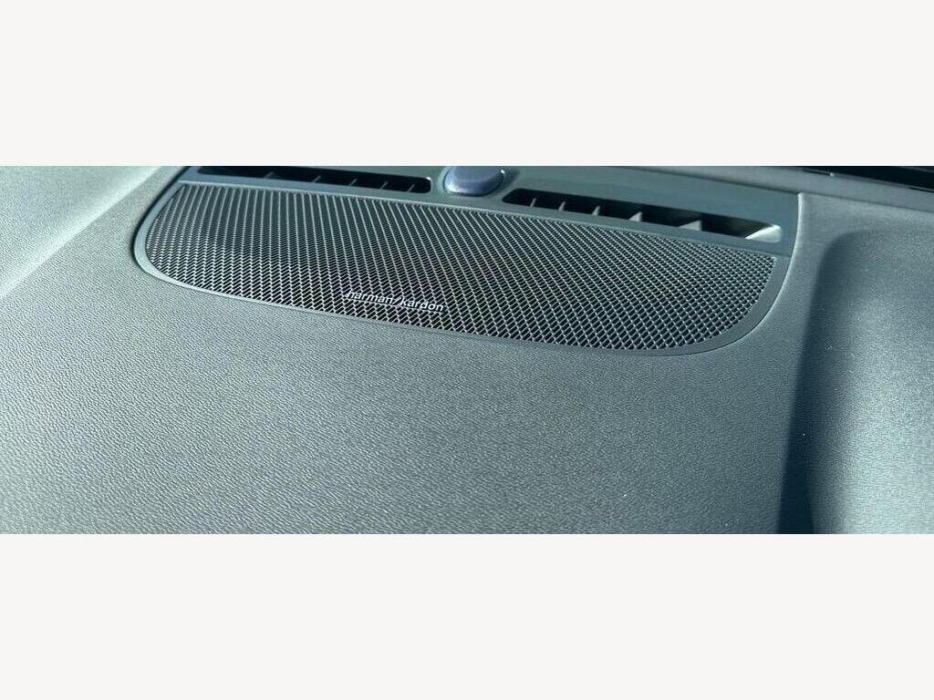 Used Volvo XC40 2023 for sale - 78184318: Photo 8