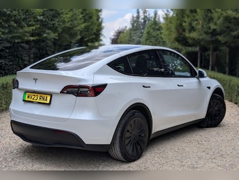 Used Tesla Model Y 2023 for sale - 76976372: Photo
