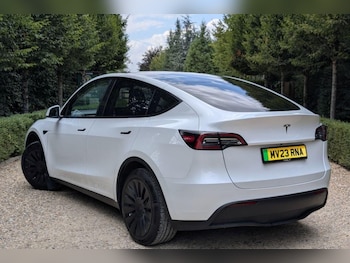 Used Tesla Model Y 2023 for sale - 76976372: Photo