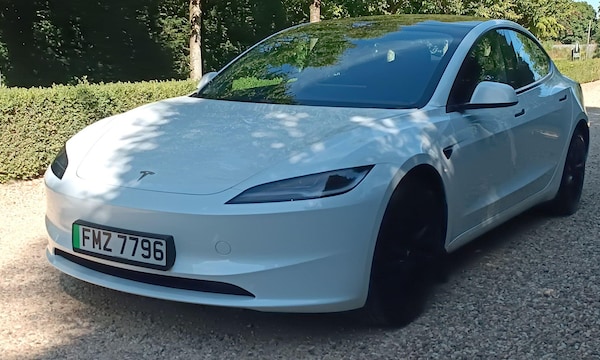 Used Tesla Model 3 2024 for sale - 76137983: Photo 2