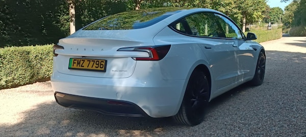 Used Tesla Model 3 2024 for sale - 76137983: Photo 4