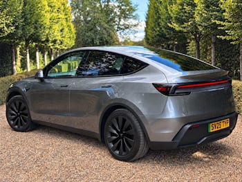 Used Tesla Model Y 2025 for sale - 79751392: Photo