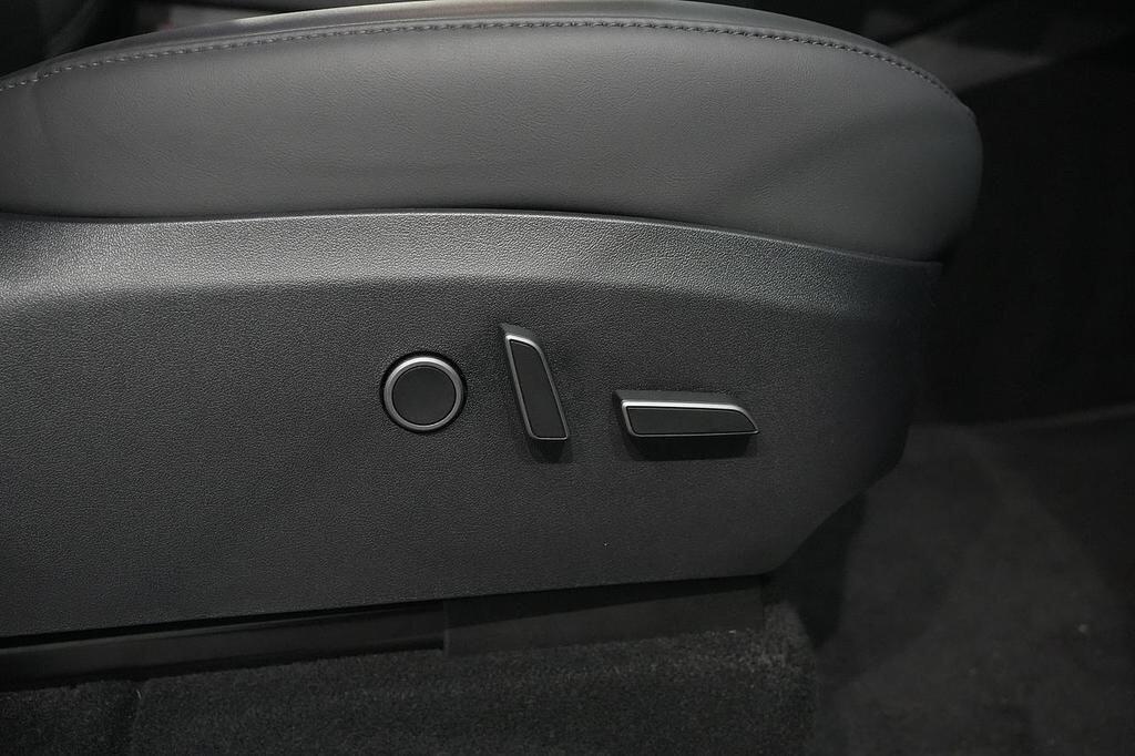 Used Tesla Model Y 2023 for sale - 76850462: Photo 13