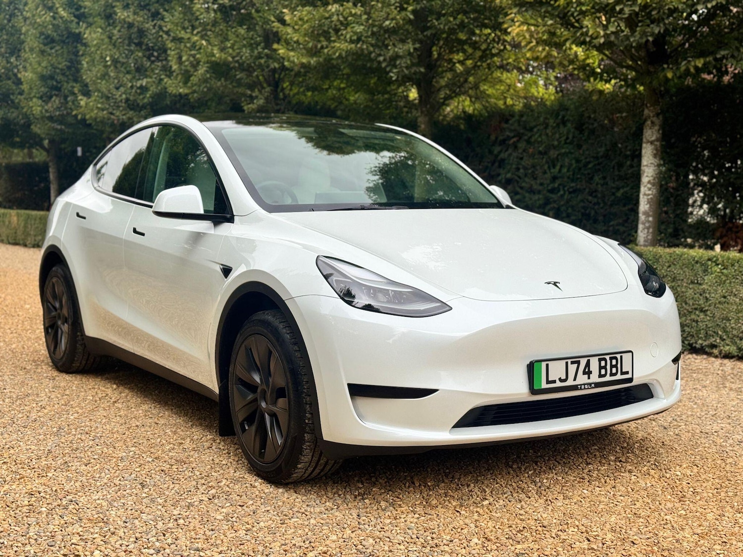 Used Tesla Model Y 2025 for sale - 76607689: Photo 2