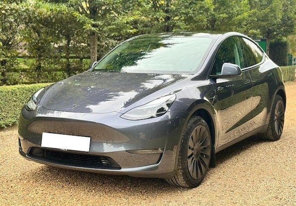 Used Tesla Model Y 2022 for sale - 76239344: Photo 2