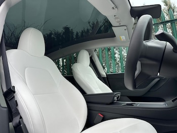 Used Tesla Model Y 2024 for sale - 79279176: Photo