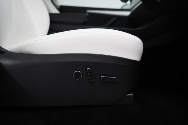 Used Tesla Model Y 2025 for sale - 76260204: Photo 12