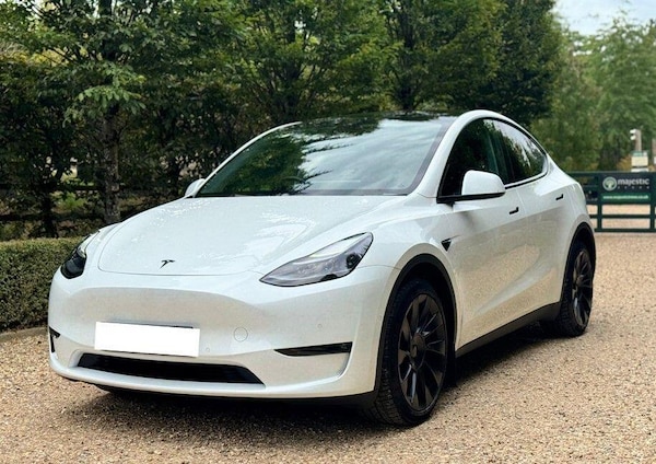 Used Tesla Model Y 2022 for sale - 76214857: Photo 2