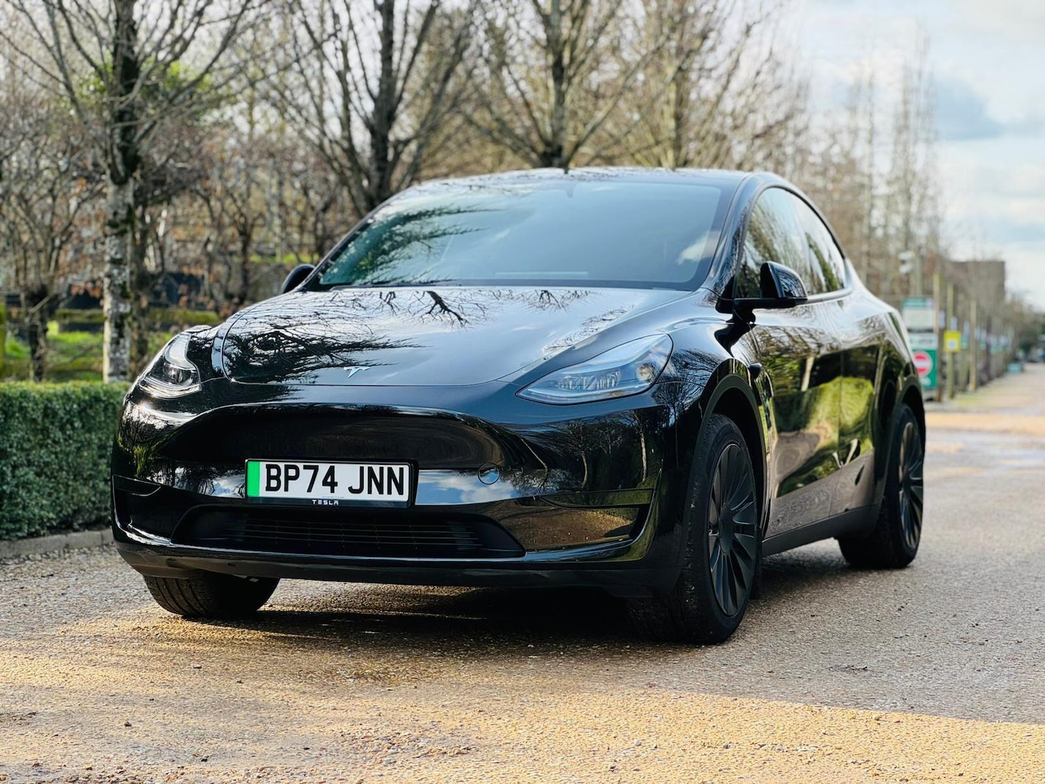 Used Tesla Model Y 2024 for sale - 77723440: Photo 2