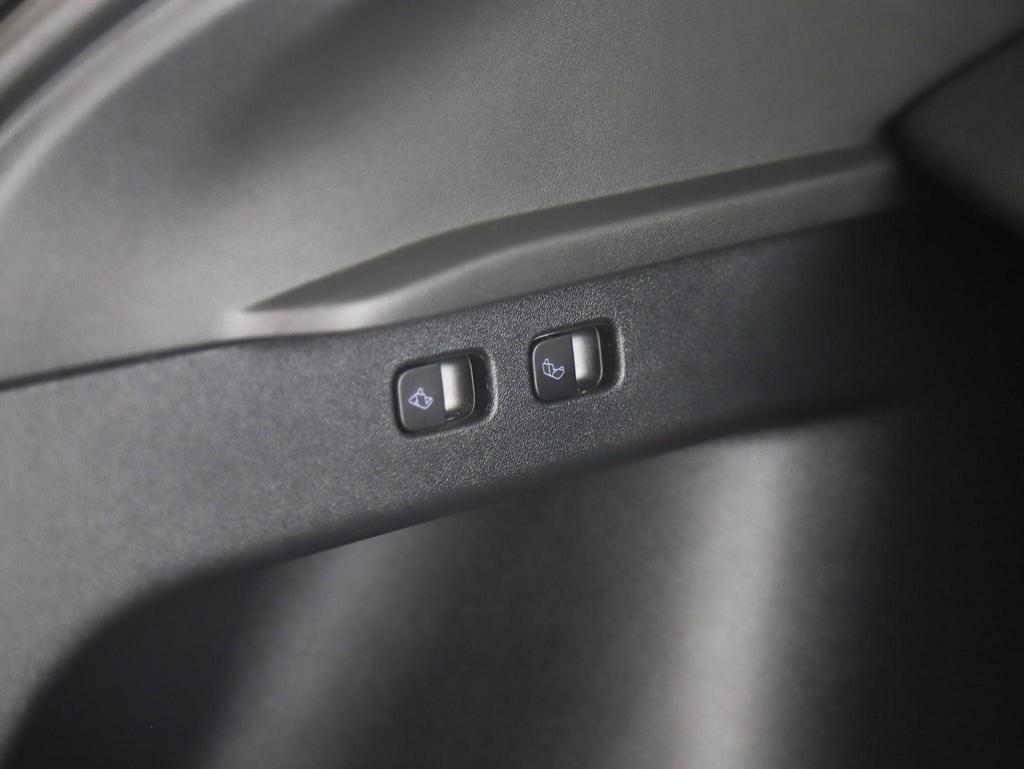 Used Tesla Model Y 2023 for sale - 76398634: Photo 31