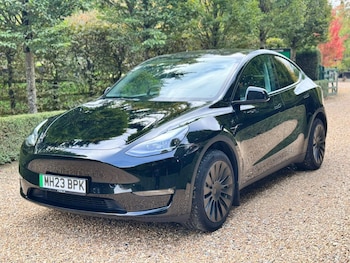 Used Tesla Model Y 2023 for sale - 76121993: Photo 2