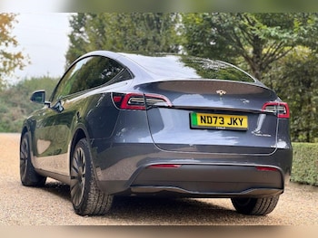 Used Tesla Model Y 2024 for sale - 76561555: Photo