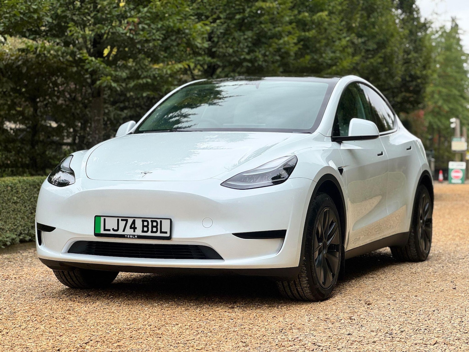 Used Tesla Model Y 2025 for sale - 76188527: Photo 2