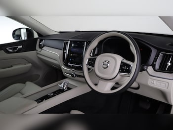 Used Volvo XC60 2022 for sale - 75225543: Photo