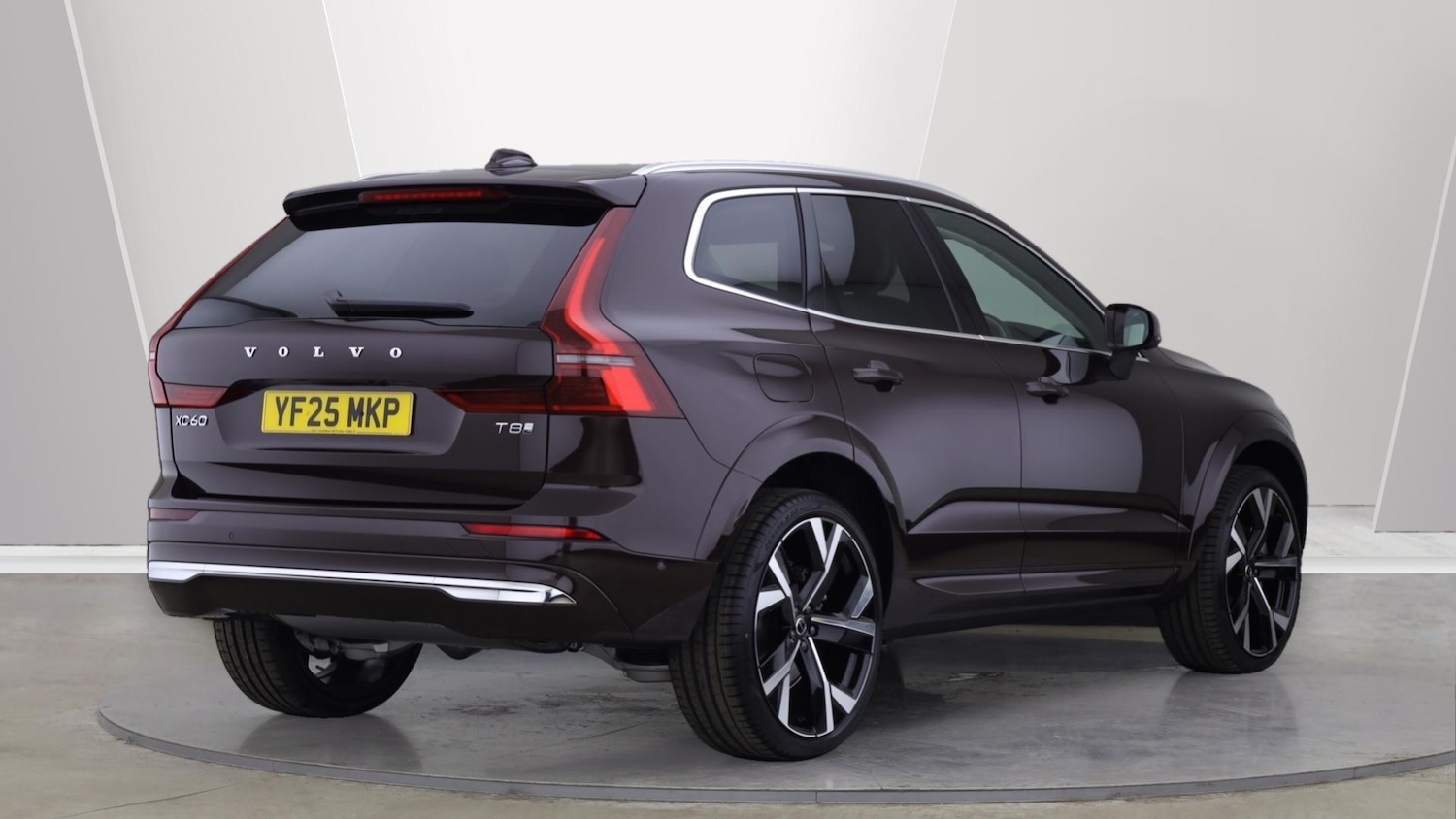 Used Volvo XC60 2025 for sale - 76072846: Photo 2