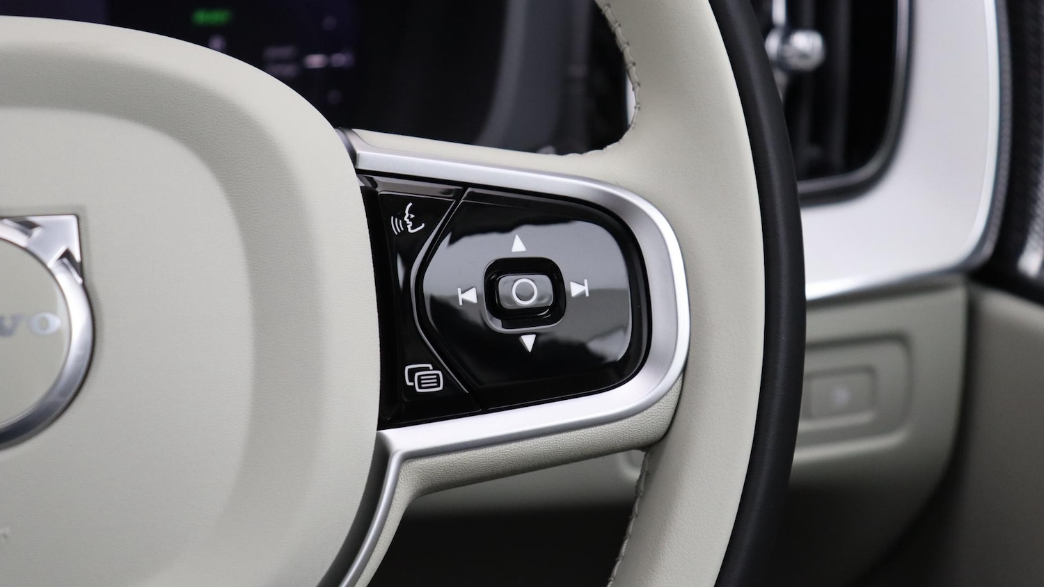 Used Volvo XC60 2025 for sale - 76072846: Photo 21