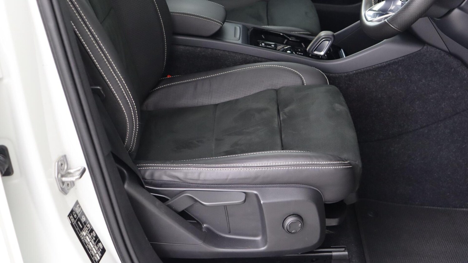 Used Volvo XC40 2020 for sale - 75789585: Photo 28