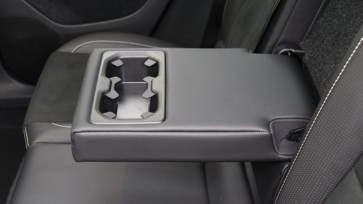 Used Volvo XC40 2020 for sale - 75789585: Photo 31