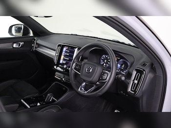 Used Volvo XC40 2021 for sale - 75531180: Photo