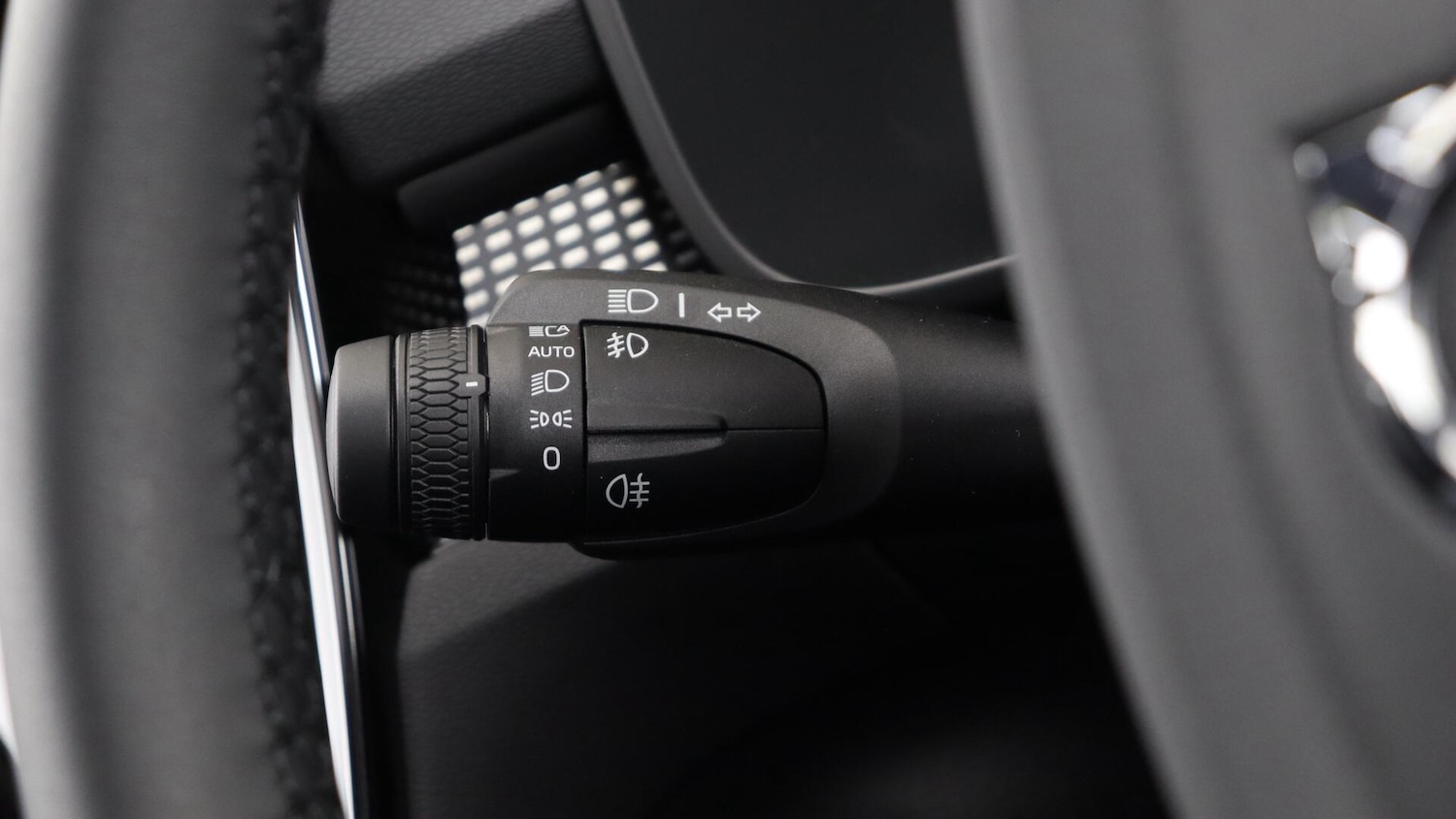Used Volvo XC40 2025 for sale - 76138580: Photo 18