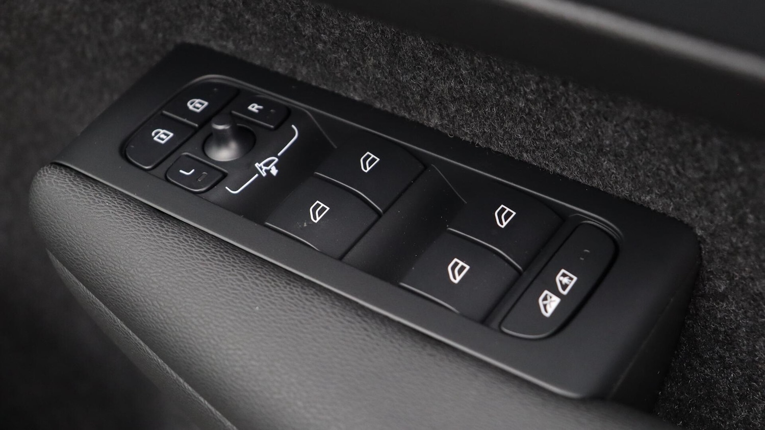 Used Volvo XC40 2025 for sale - 76138580: Photo 22