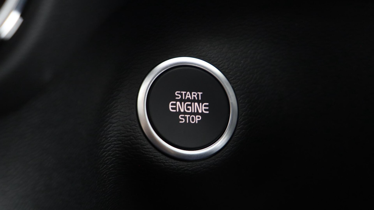Used Volvo XC40 2025 for sale - 76138580: Photo 24