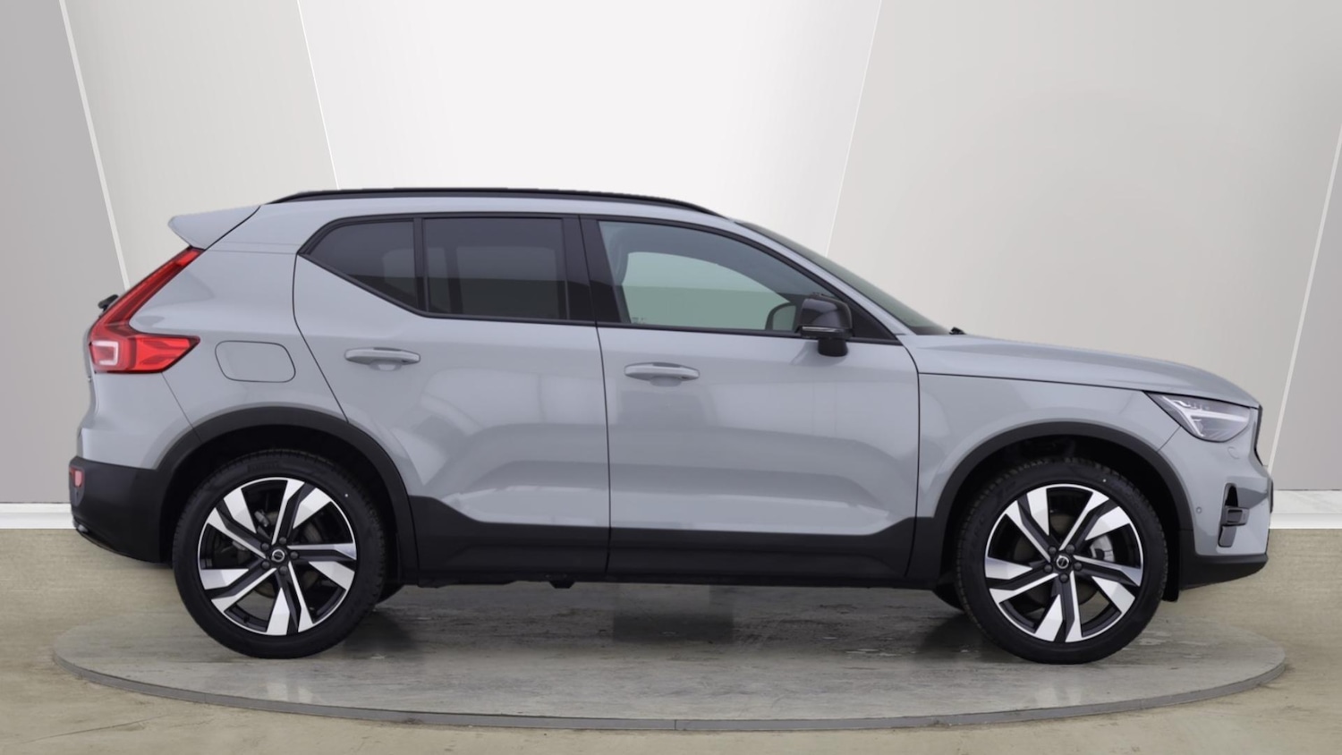 Used Volvo XC40 2025 for sale - 76138580: Photo 3