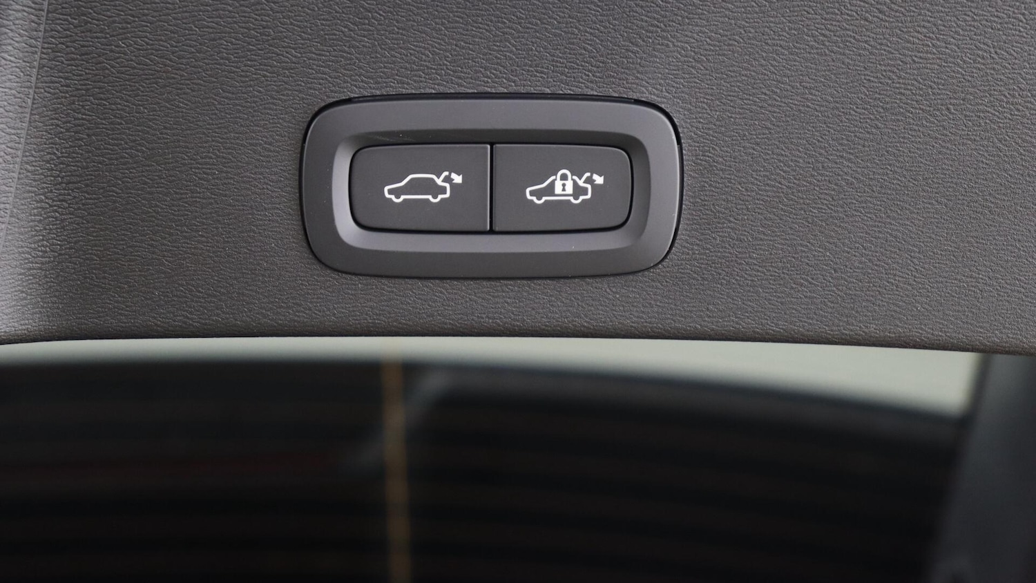 Used Volvo XC40 2025 for sale - 76138580: Photo 32