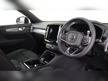 Used Volvo XC40 2025 for sale - 76138580: Photo 4