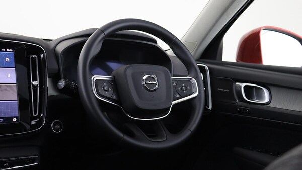 Used Volvo XC40 2025 for sale - 76189248: Photo 10