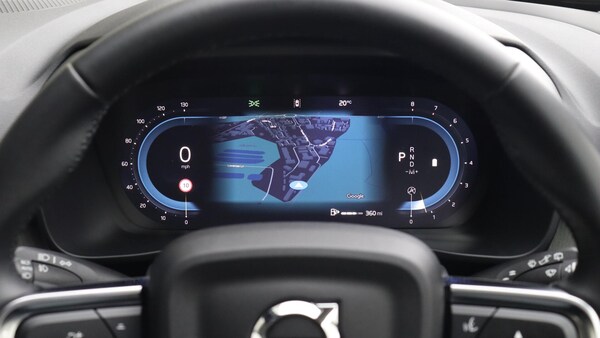 Used Volvo XC40 2025 for sale - 76189248: Photo 11