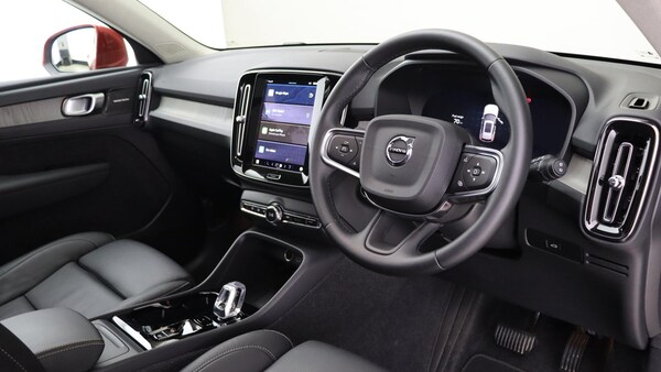 Used Volvo XC40 2025 for sale - 76189248: Photo 4